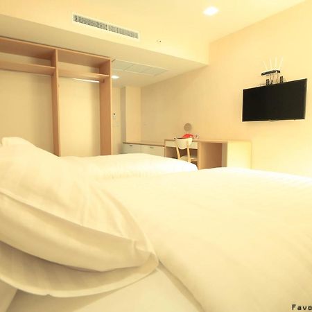 Favori Hostel Bangkok Surawong מראה חיצוני תמונה