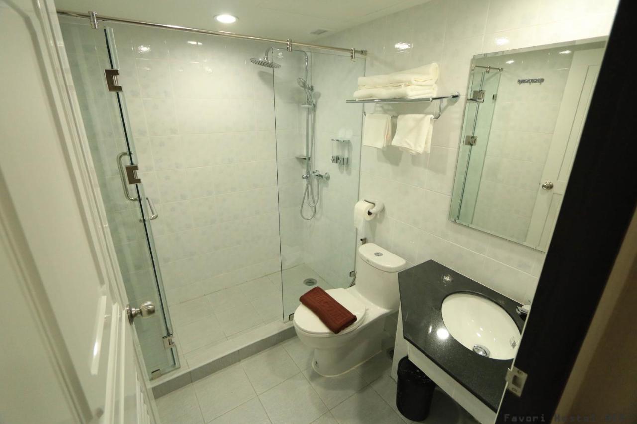Favori Hostel Bangkok Surawong מראה חיצוני תמונה